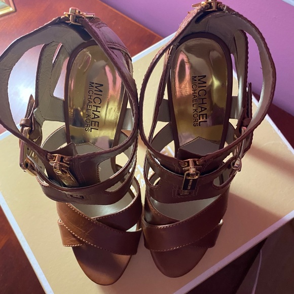 MICHAEL KORS ANYA Platform Sandals - Picture 5 of 6